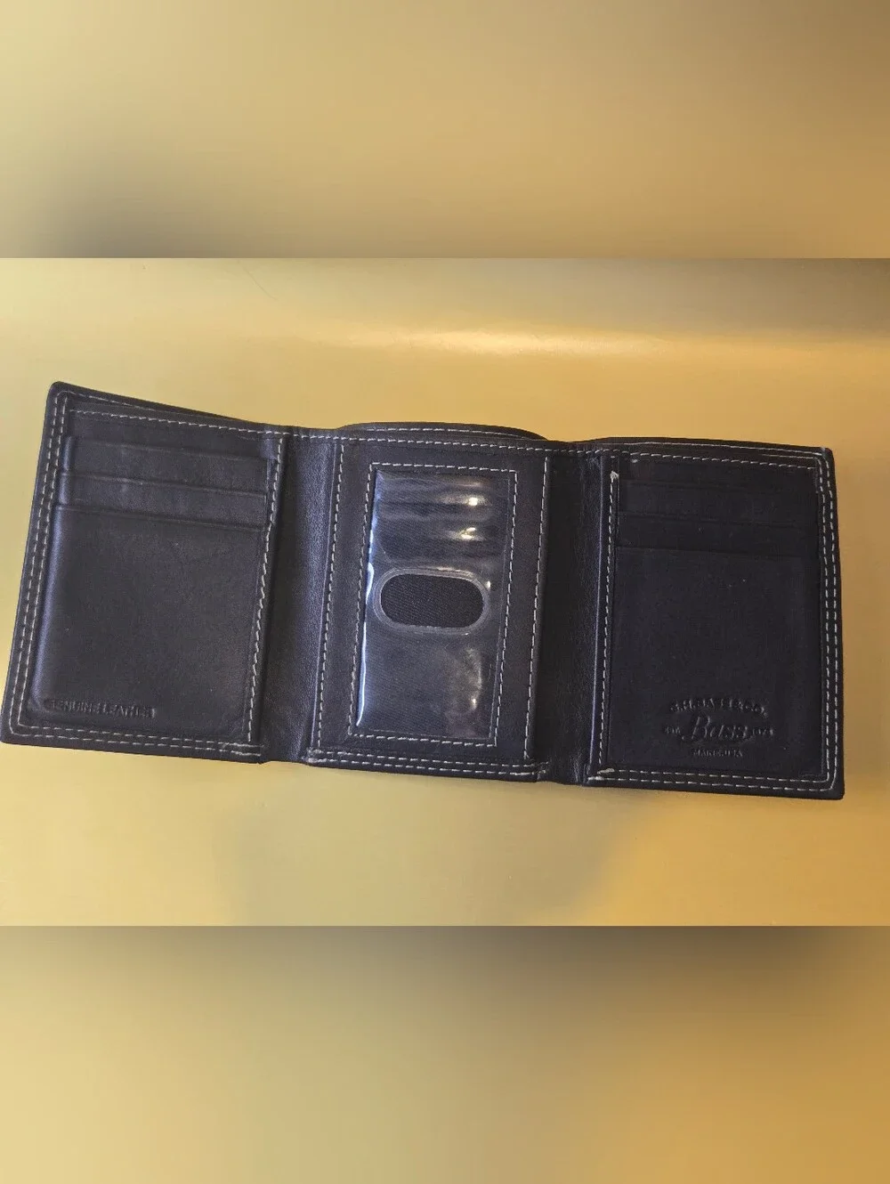G.H. Bass & Co Men's Black Genuine Leather Trifold Wallet Contrast Stitching ID